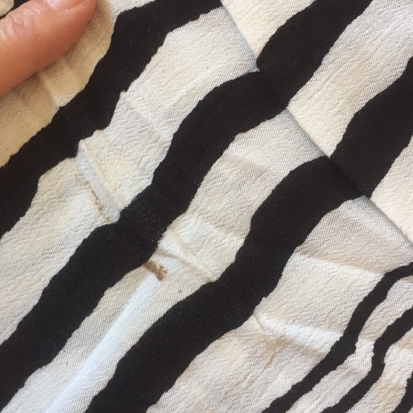 Black and white stripes dress - Picture 5 of 5